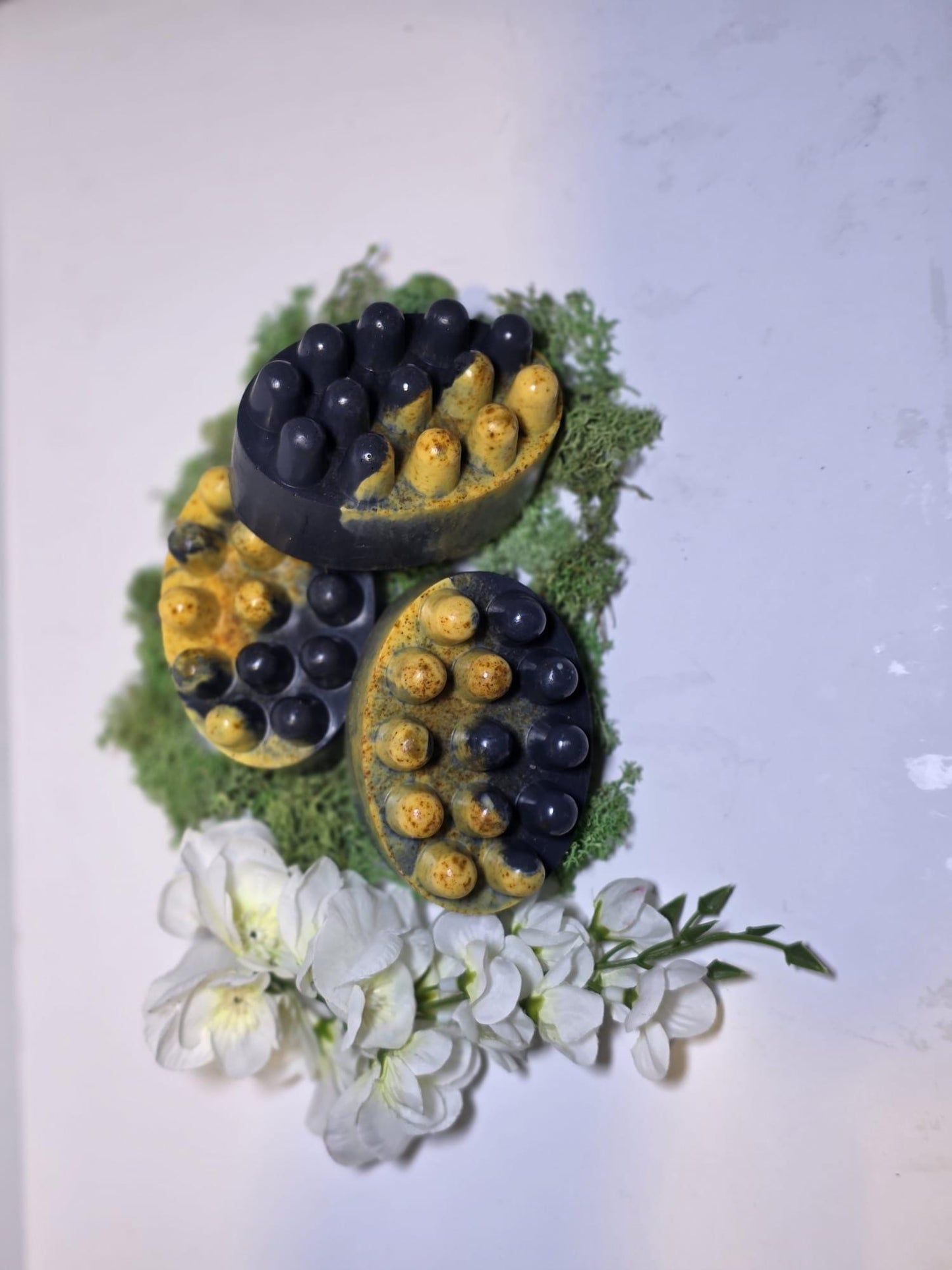 Turmeric and Charcoal Fusion Massage